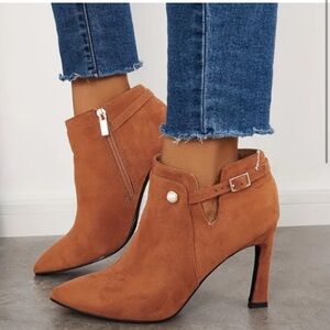 NWOT Women’s Coutgo Ankle Boots